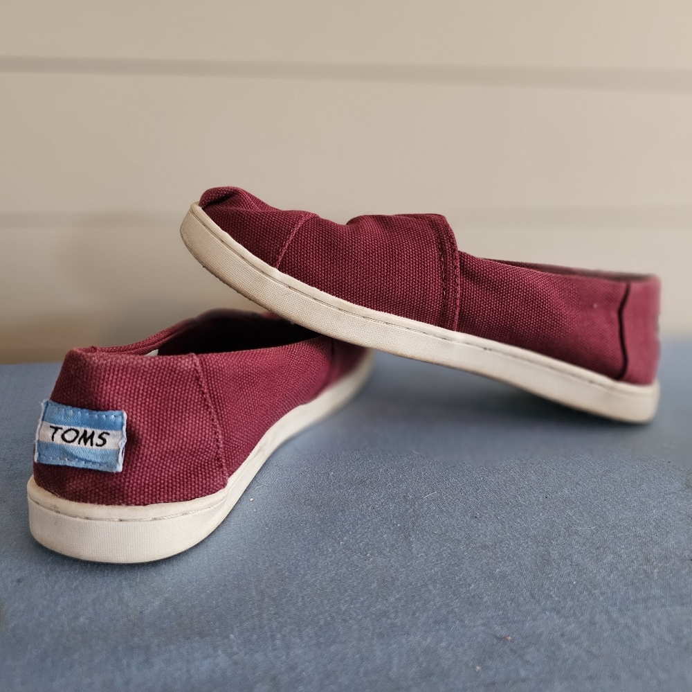 Tom's